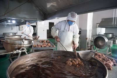 文明德州 健康美食 | 德州圣喜醬牛肉:一斤生肉只出6兩熟牛肉!湯底需熬制12小時
