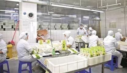 寶安企業復工復產第一天!“過兩關”“備五將” 企業嚴守防疫“安全線”