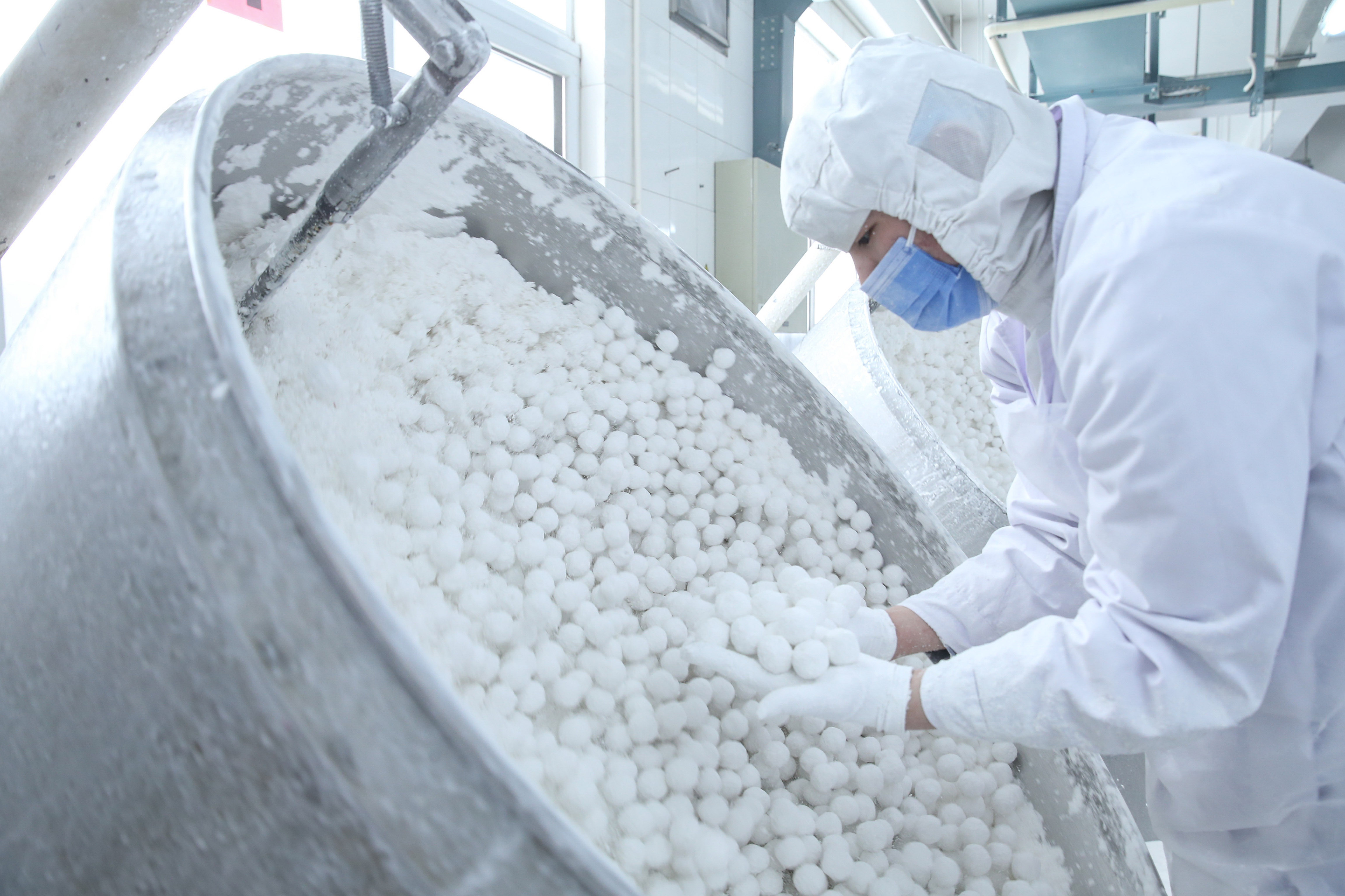 北京:老字號食品企業元宵生產忙