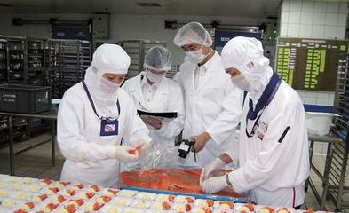 食品生產(chǎn)經(jīng)營人員的要求有哪些