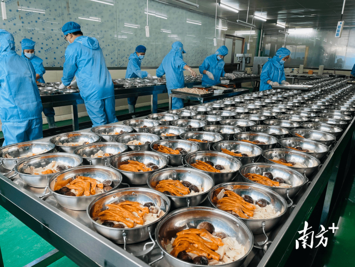 靠水吃"水" 豐富餐桌 | 電白水產品預制菜一線觀察_食.