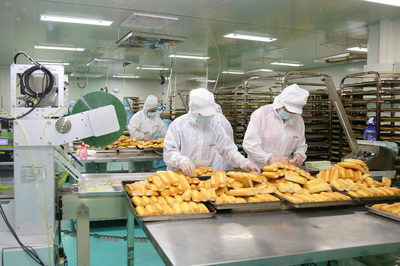 【七比一看】甜蜜飄香 漳州開發(fā)區(qū)食品企業(yè)開足馬力趕訂單、忙生產(chǎn)